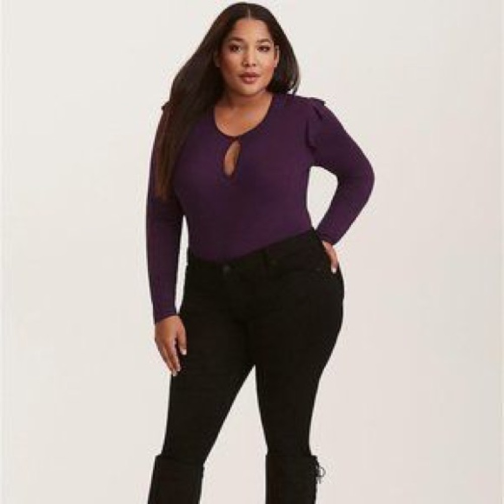 Torrid | Super Soft Ruffle Keyhole Top - Picture 6 of 6
